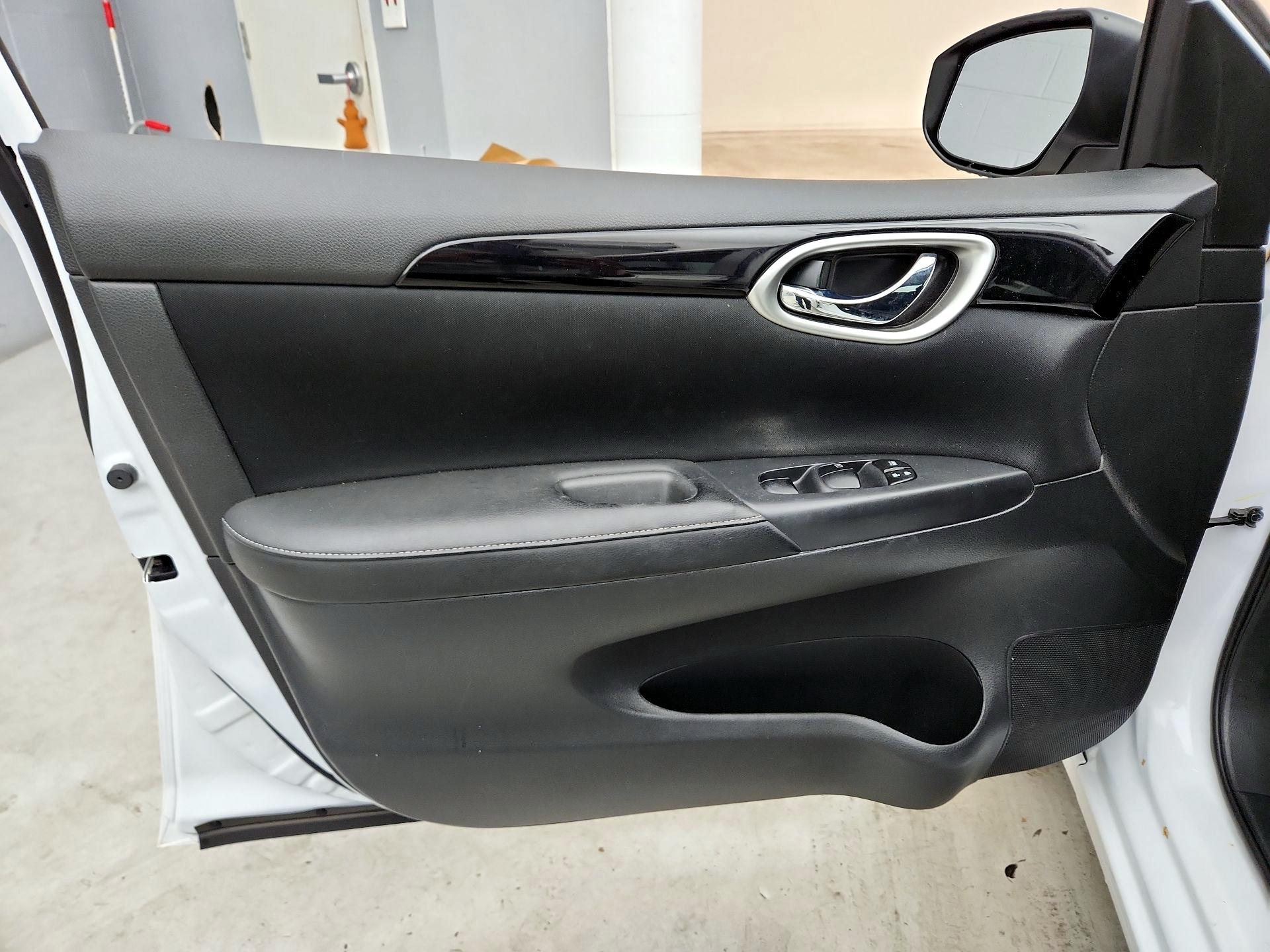 Thumbnail: 2017 Nissan Sentra - 12