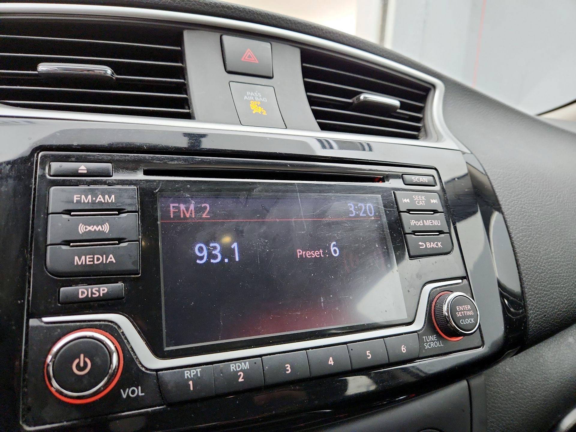 Thumbnail: 2017 Nissan Sentra - 15