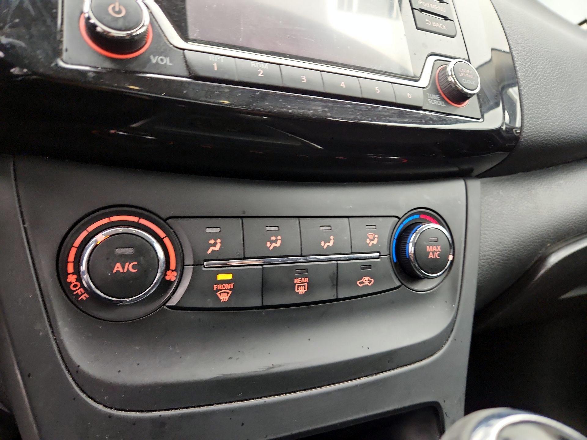 Thumbnail: 2017 Nissan Sentra - 16