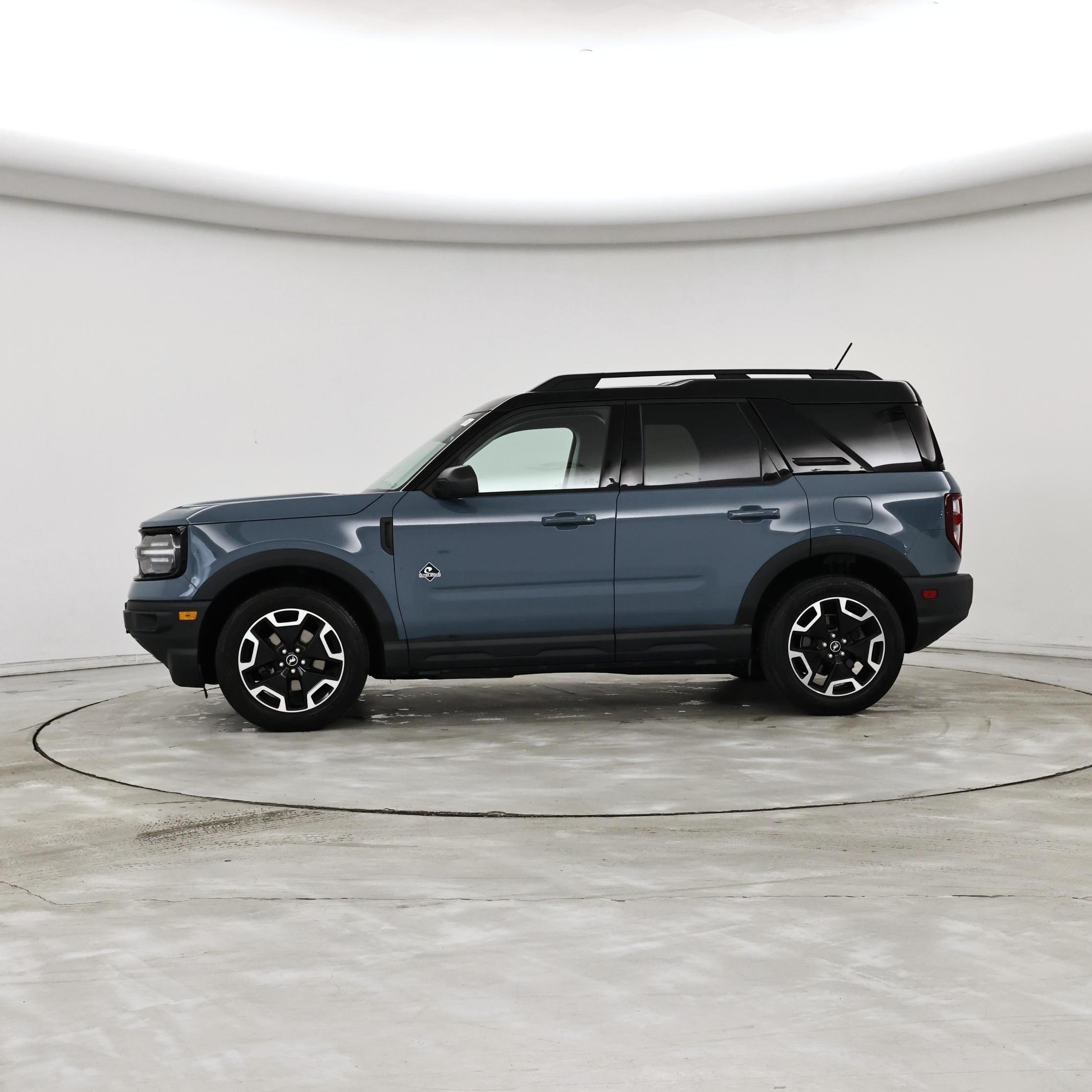 Thumbnail: 2021 Ford Bronco Sport - 3