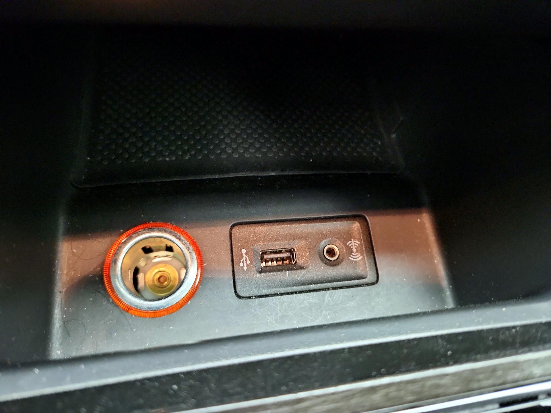 Thumbnail: 2016 Volkswagen Passat - 18