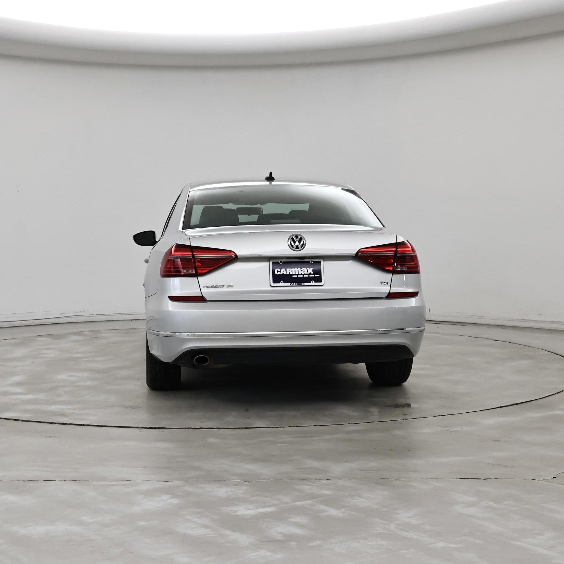 Thumbnail: 2016 Volkswagen Passat - 6