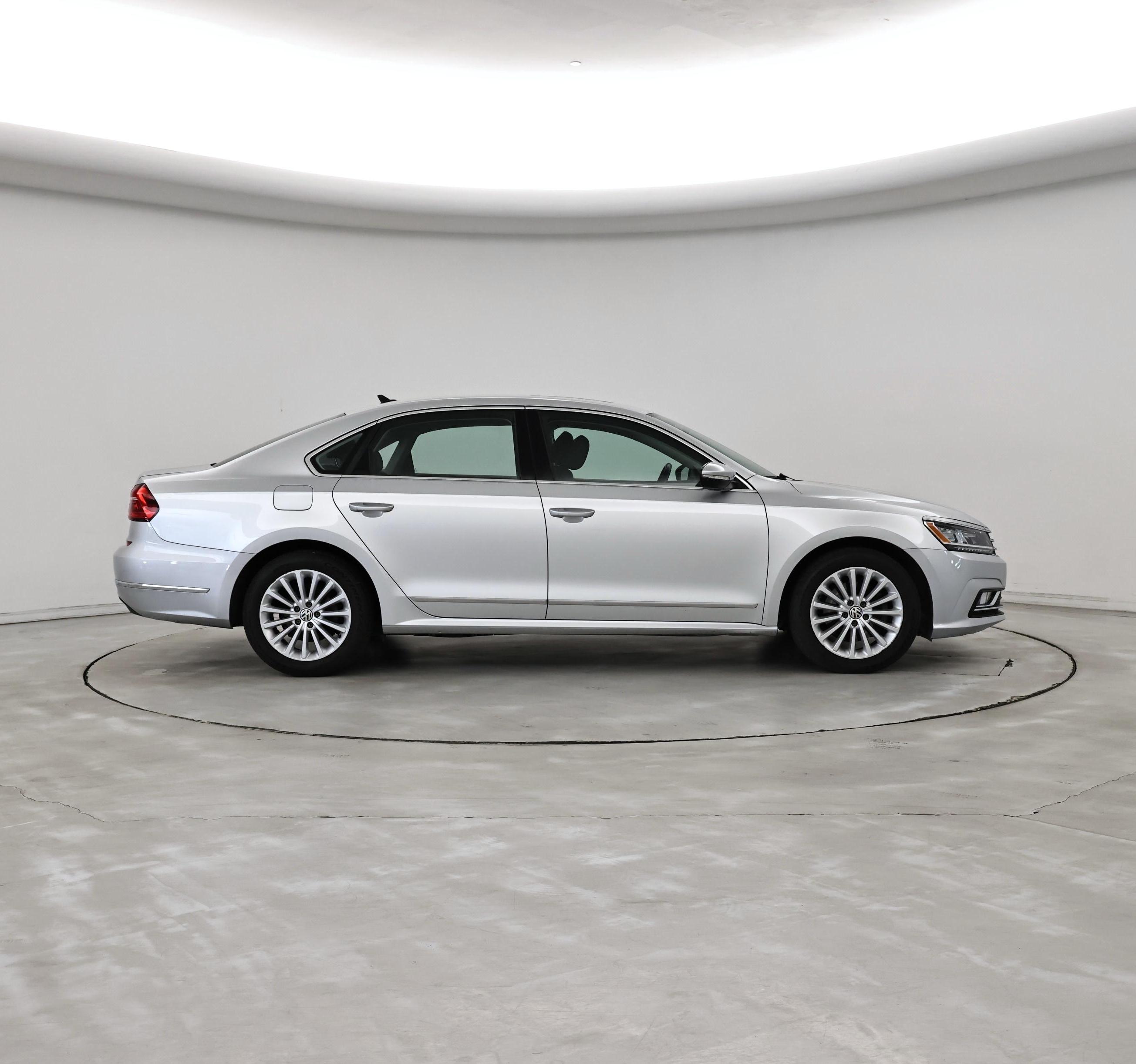 Thumbnail: 2016 Volkswagen Passat - 7