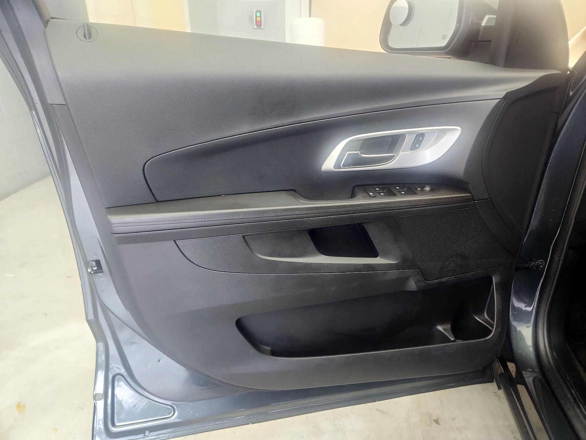 Thumbnail: 2017 Chevrolet Equinox - 12