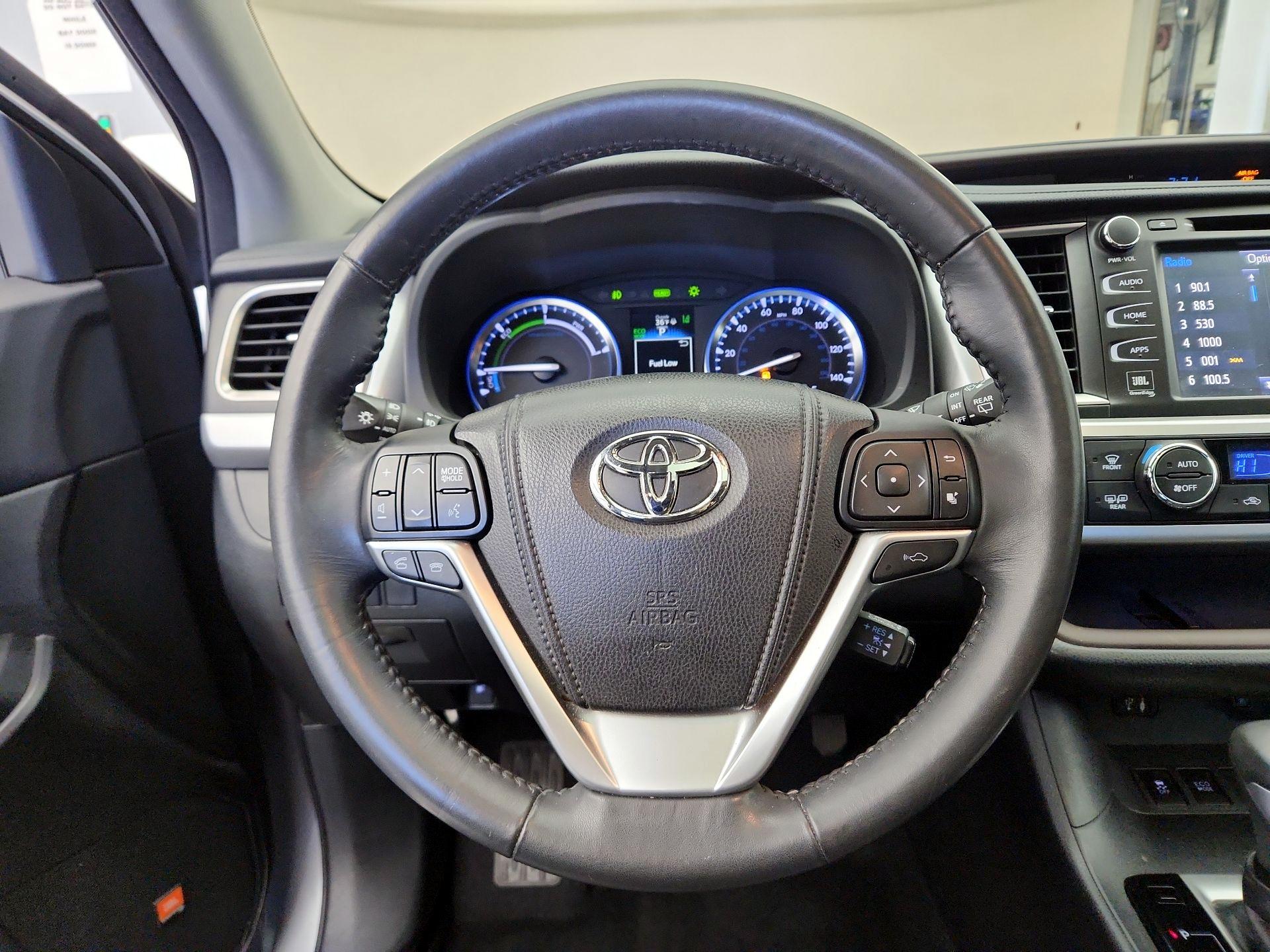Thumbnail: 2015 Toyota Highlander - 10