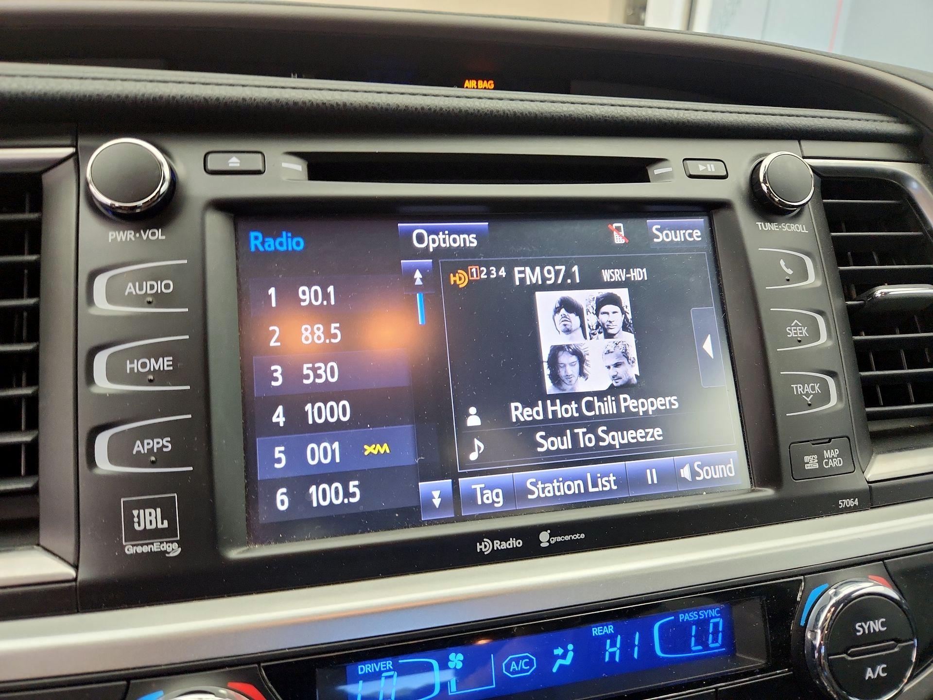 Thumbnail: 2015 Toyota Highlander - 15