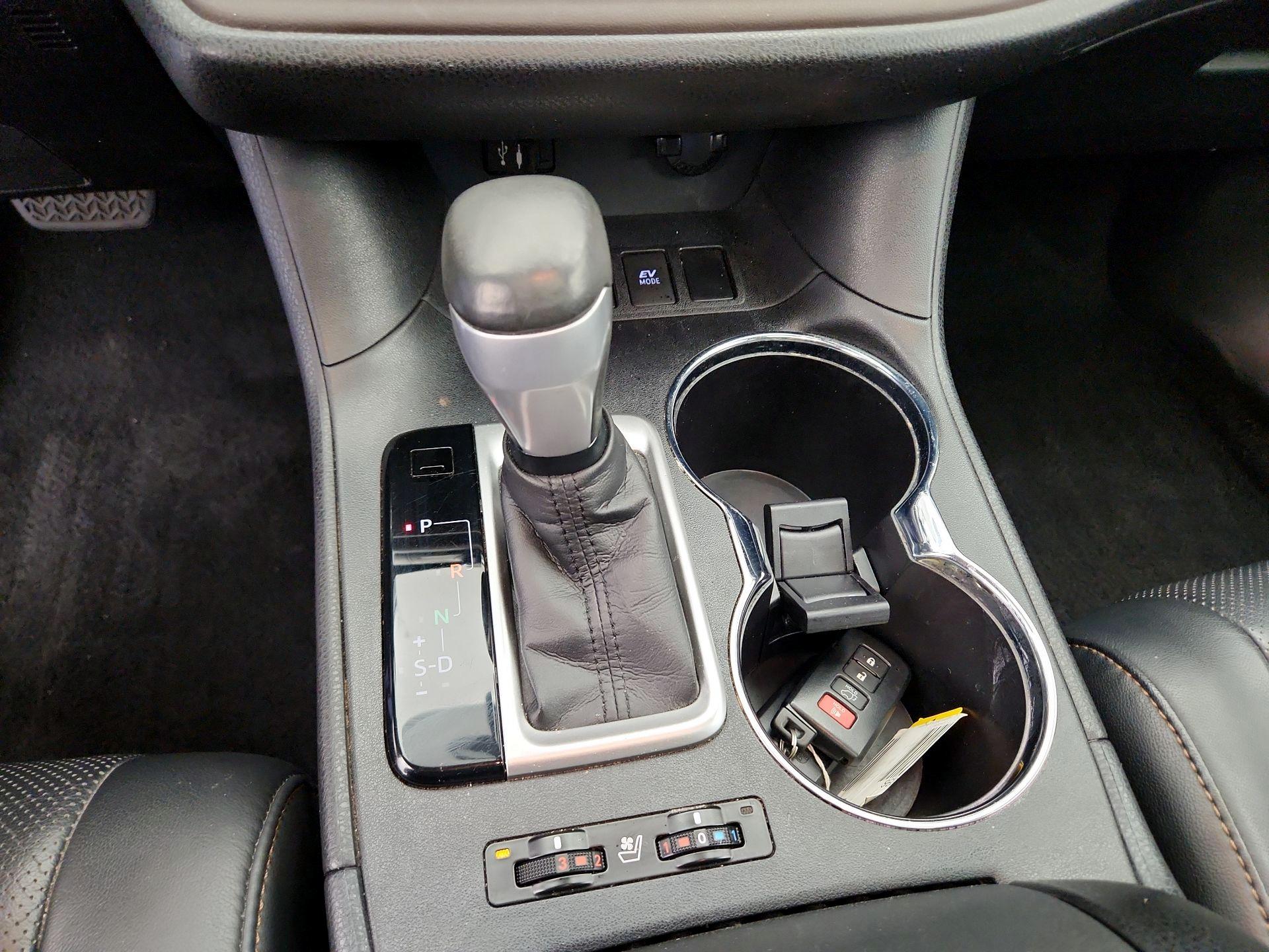 Thumbnail: 2015 Toyota Highlander - 17