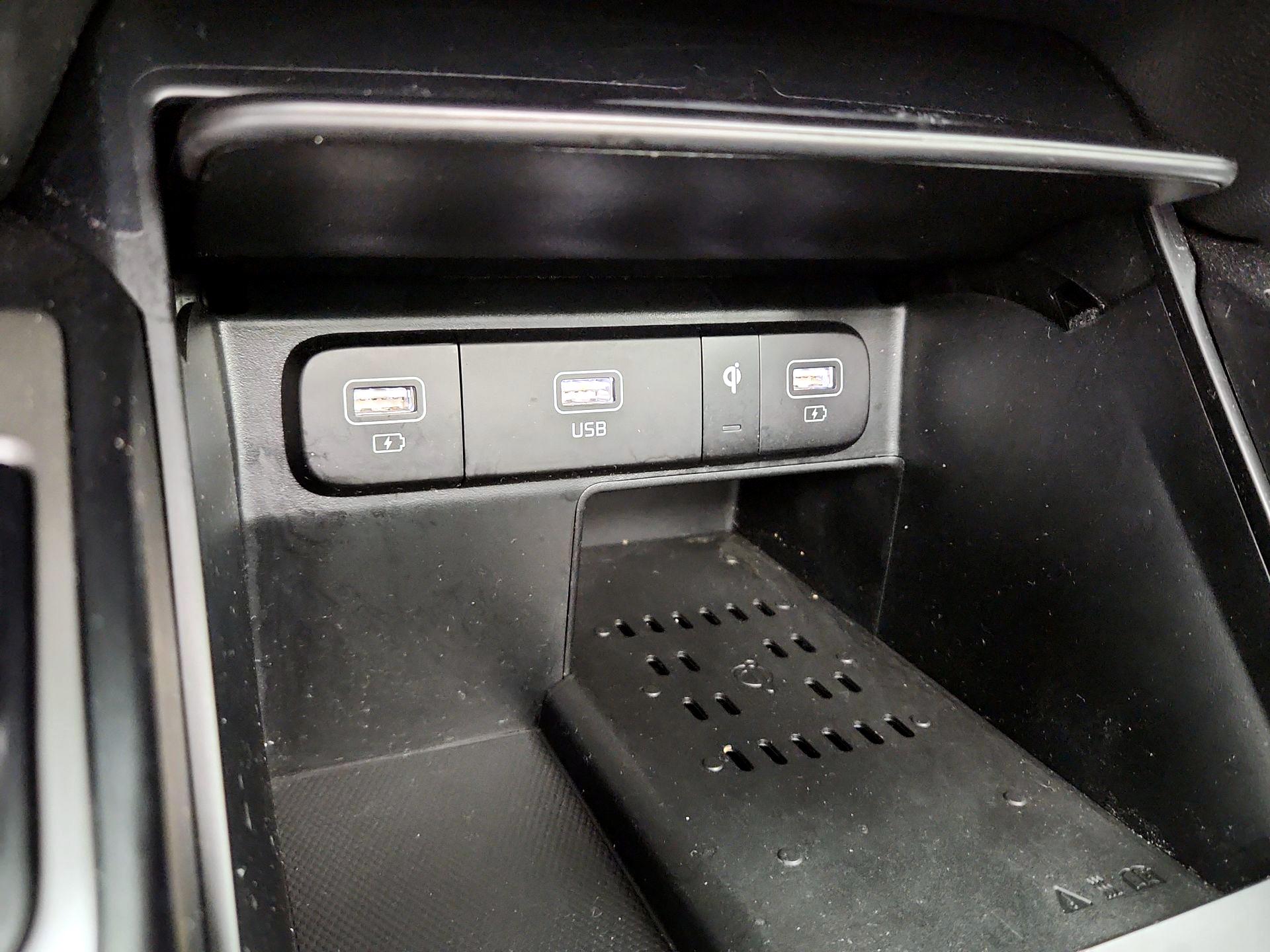 Thumbnail: 2023 Kia Sorento - 19