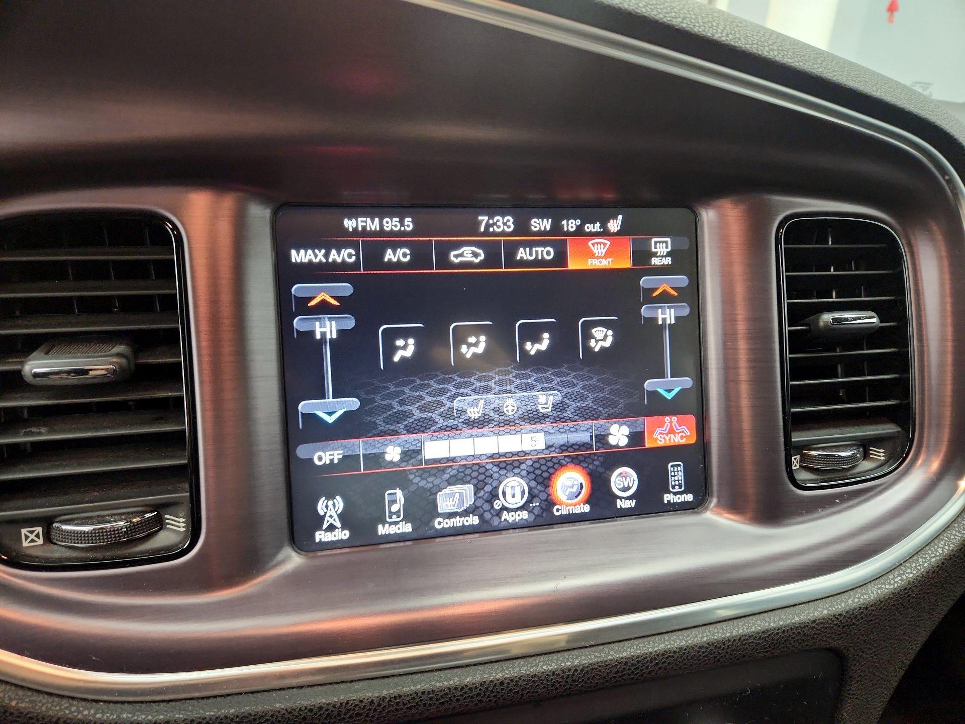 Thumbnail: 2016 Dodge Charger - 16