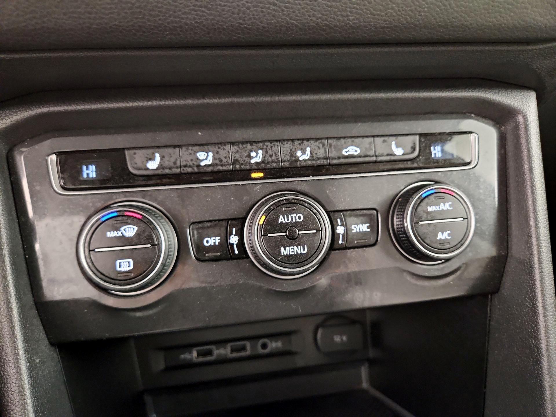 Thumbnail: 2019 Volkswagen Tiguan - 16