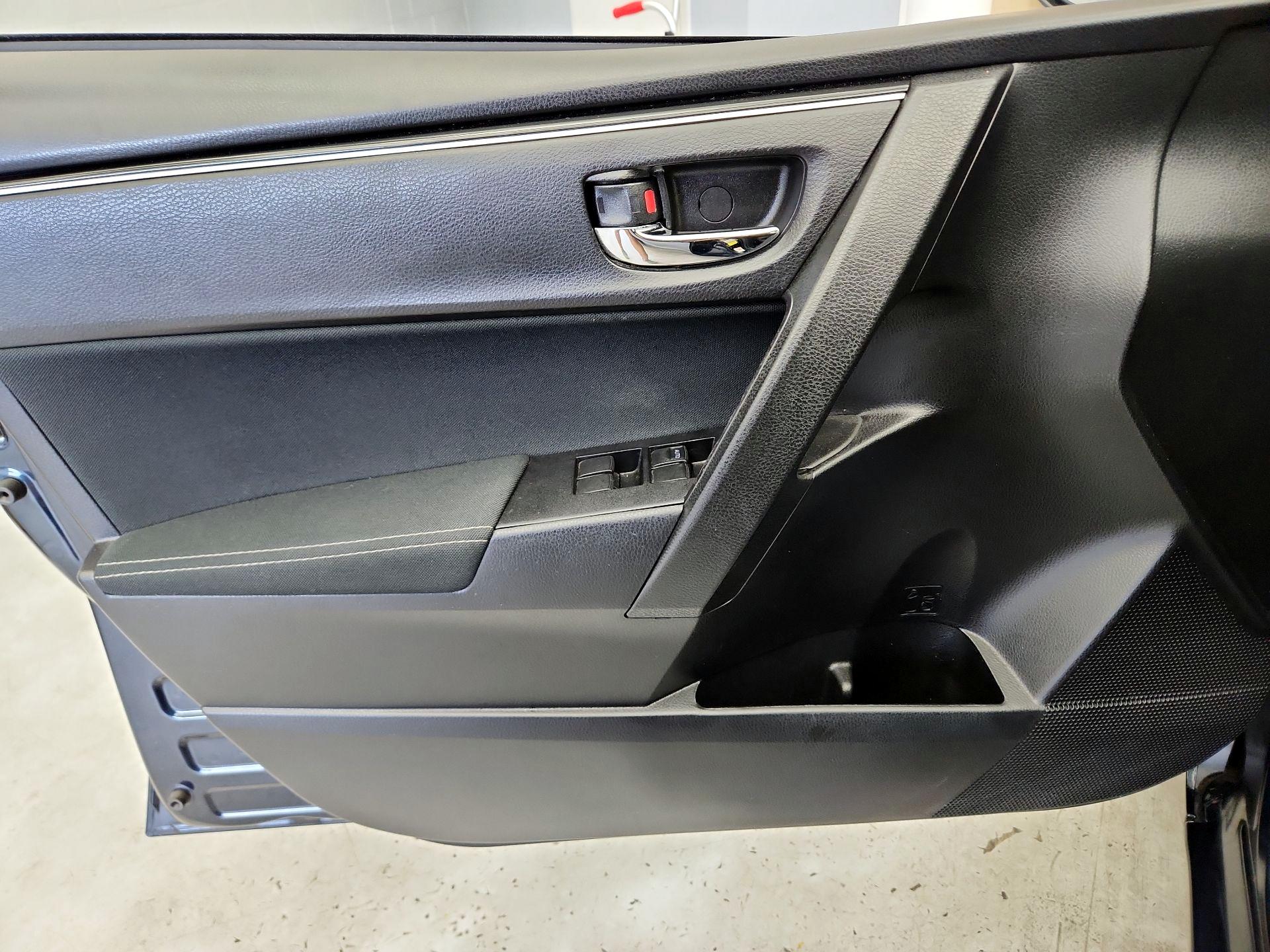 Thumbnail: 2017 Toyota Corolla - 12