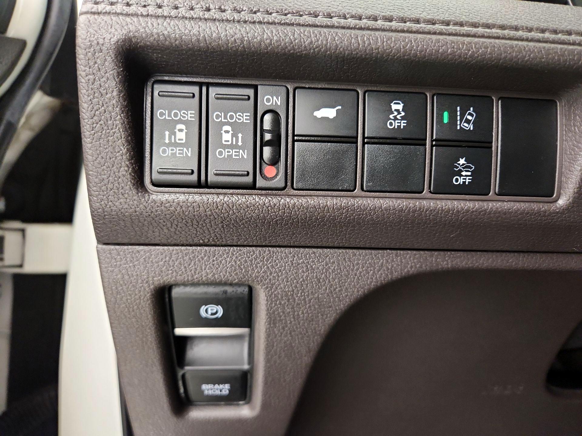 Thumbnail: 2018 Honda Odyssey - 13