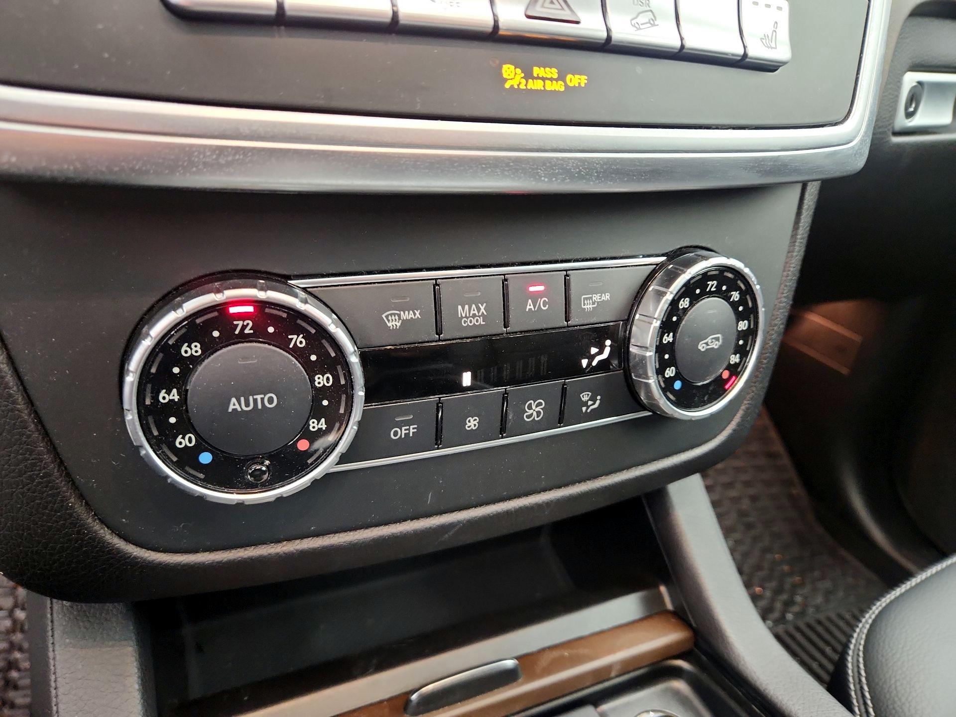 Thumbnail: 2015 Mercedes-Benz M-Class - 17