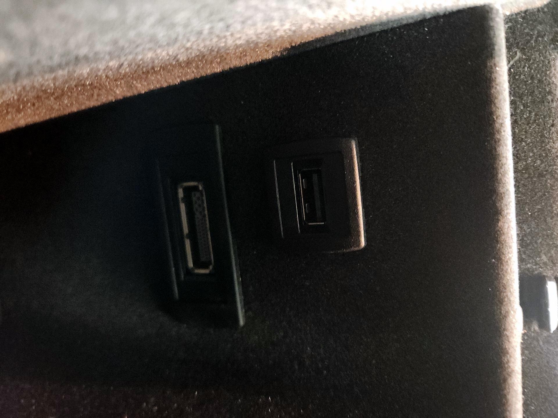 Thumbnail: 2015 Mercedes-Benz M-Class - 19