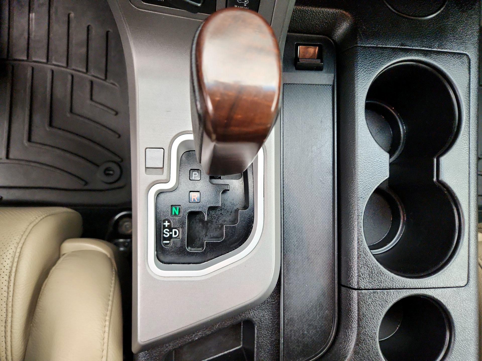 Thumbnail: 2017 Toyota Sequoia - 17