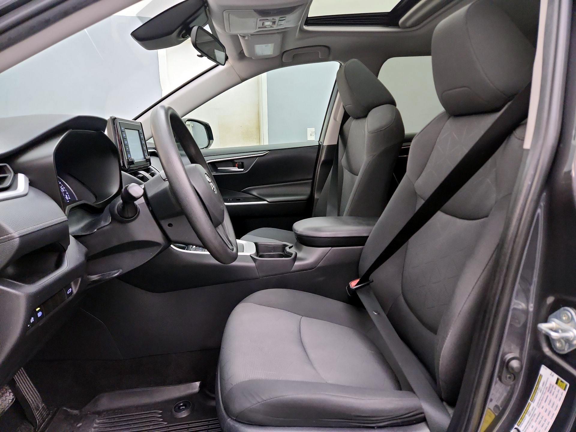 Thumbnail: 2019 Toyota RAV4 - 11