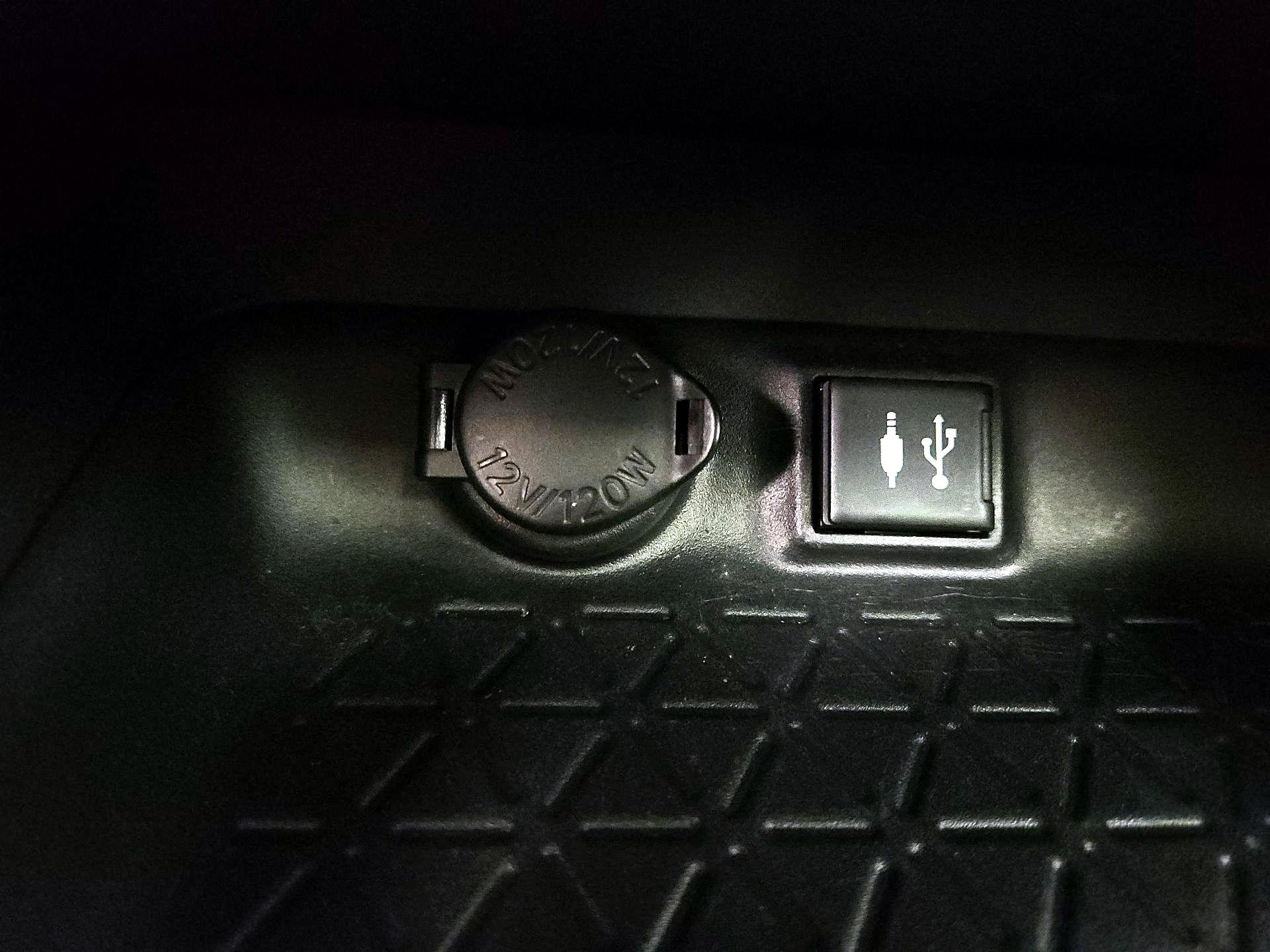 Thumbnail: 2019 Toyota RAV4 - 18