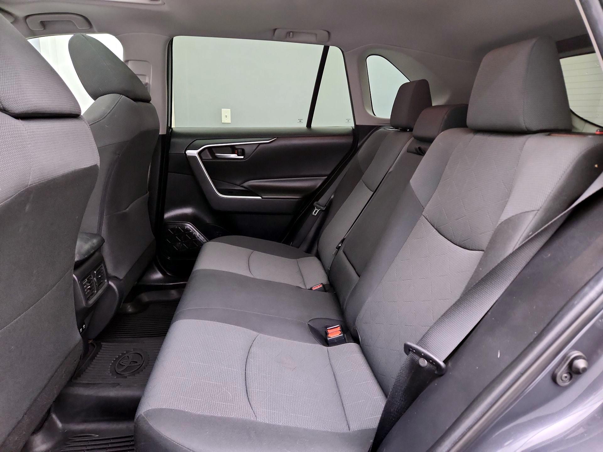 Thumbnail: 2019 Toyota RAV4 - 20