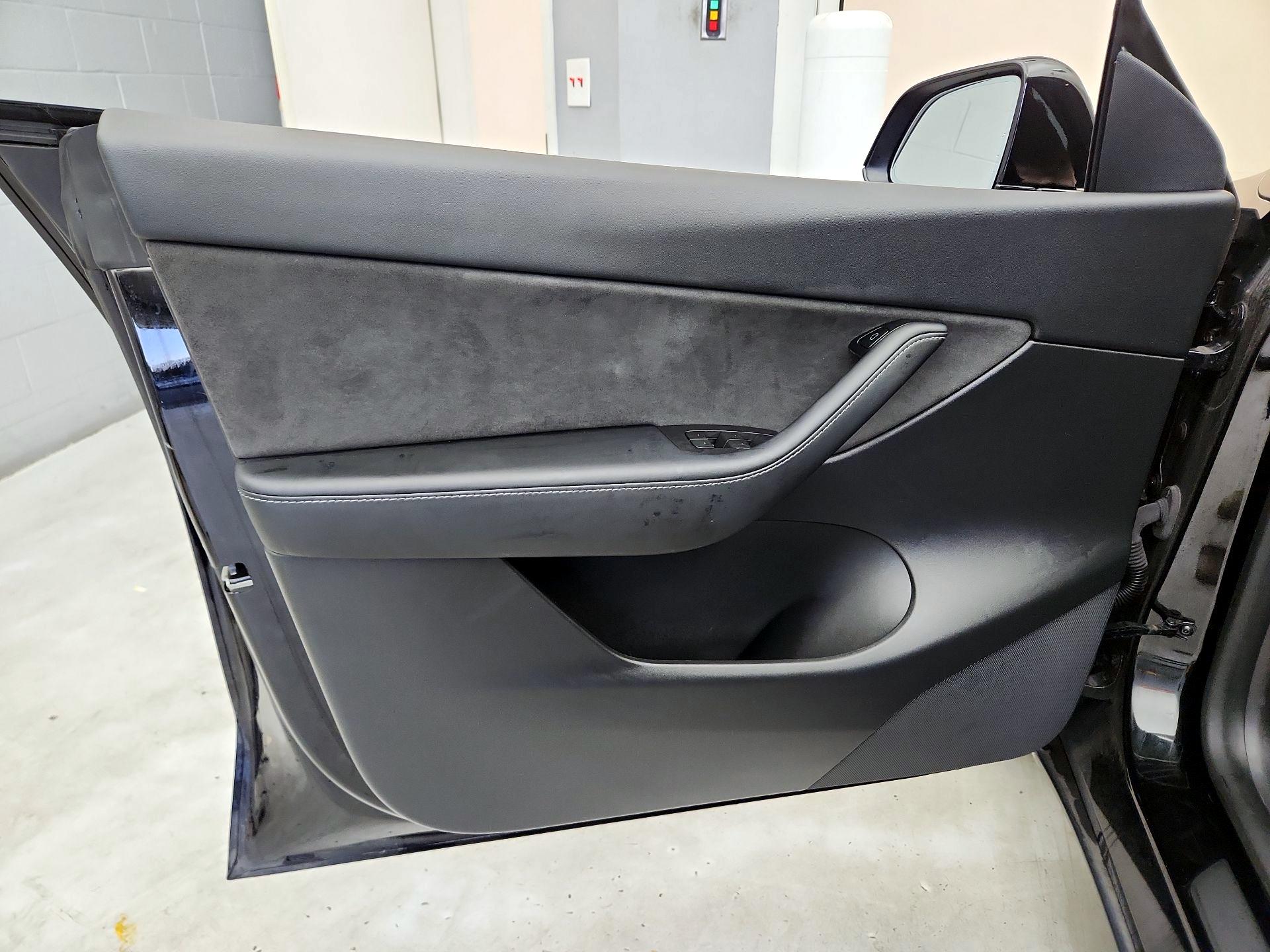 Thumbnail: 2022 Tesla Model Y - 12