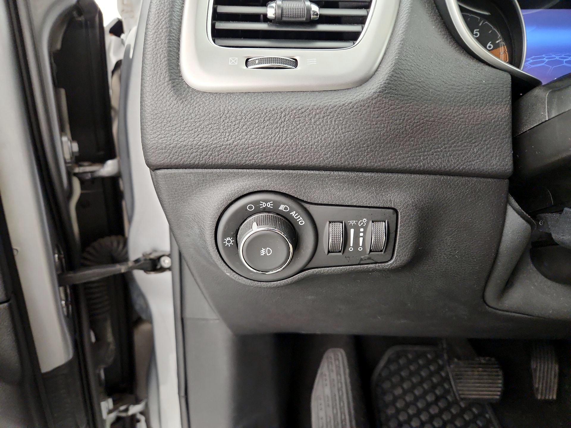 Thumbnail: 2018 Jeep Compass - 13