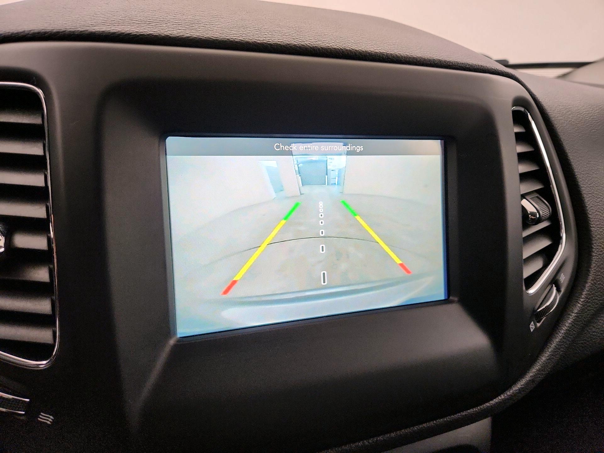 Thumbnail: 2018 Jeep Compass - 14