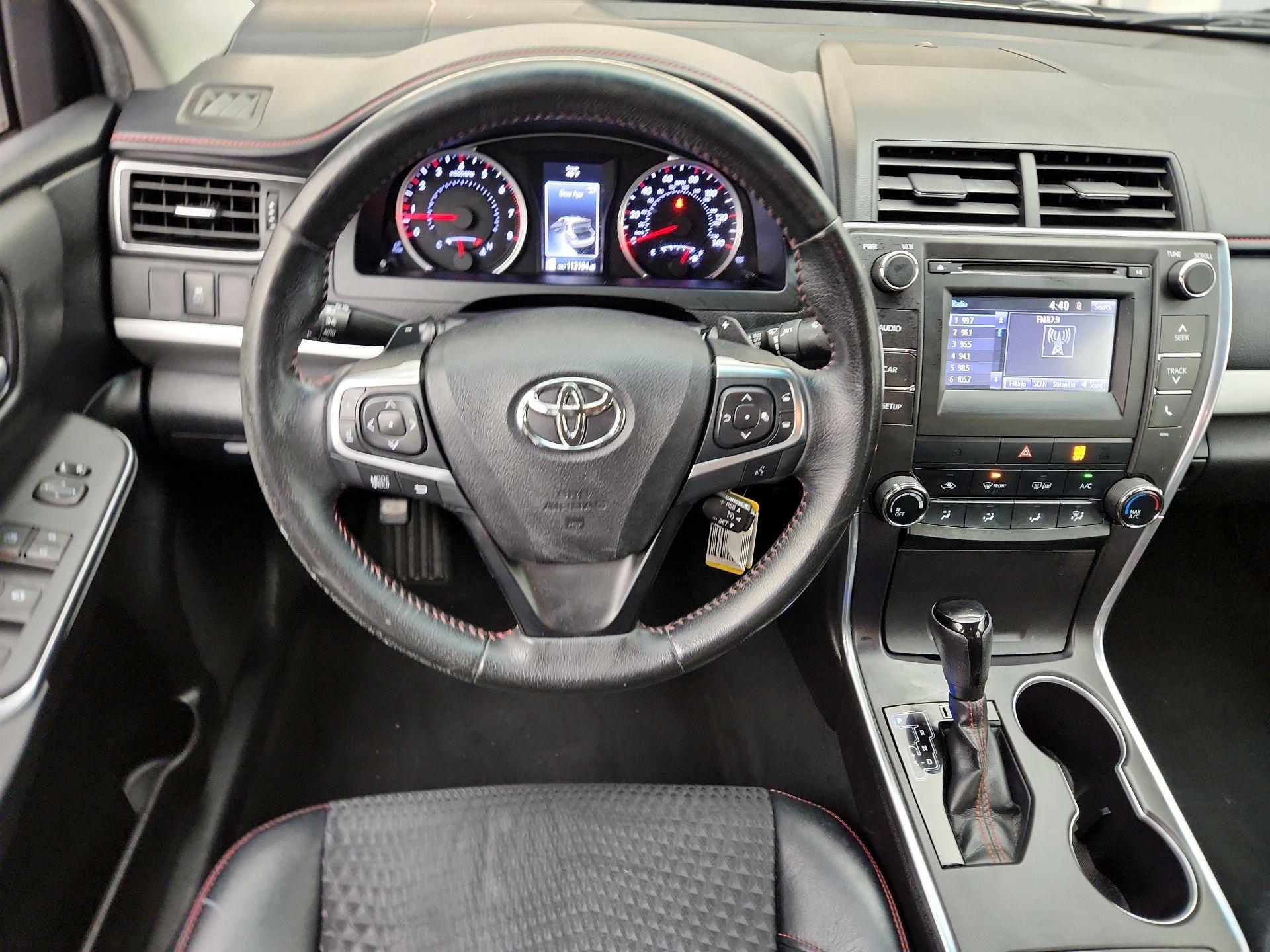 Thumbnail: 2015 Toyota Camry - 10