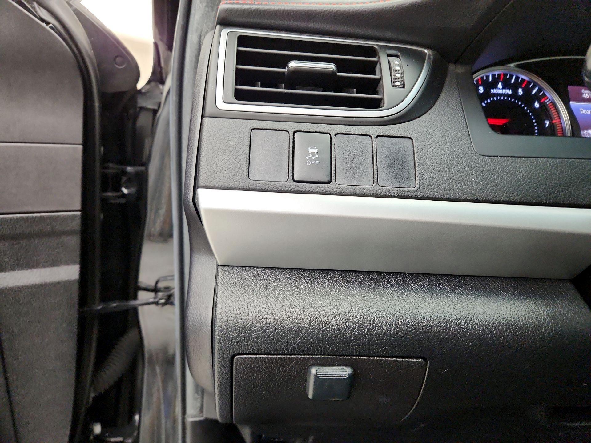 Thumbnail: 2015 Toyota Camry - 13