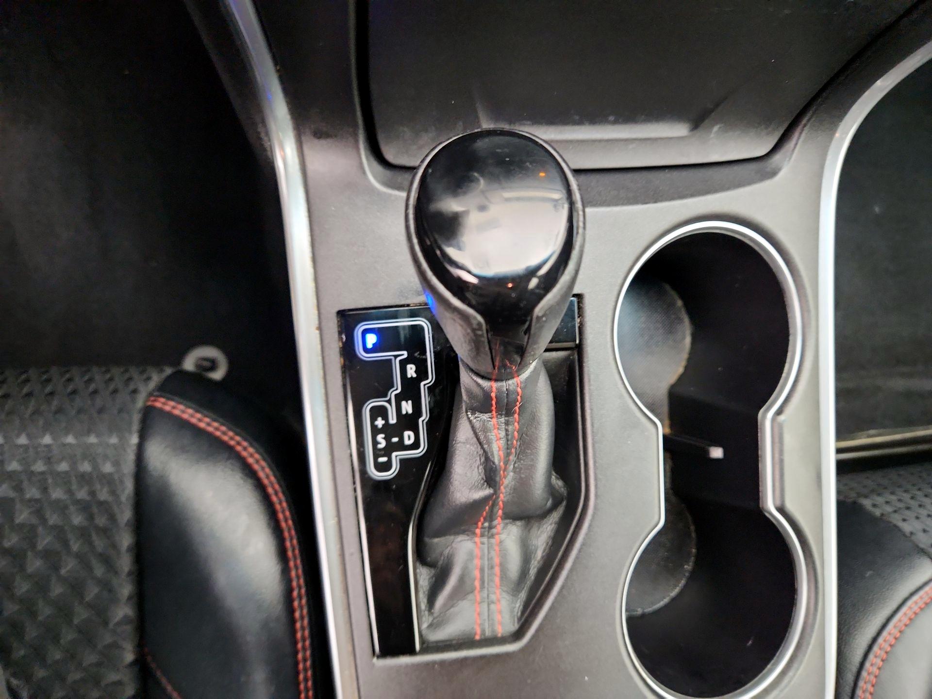 Thumbnail: 2015 Toyota Camry - 17