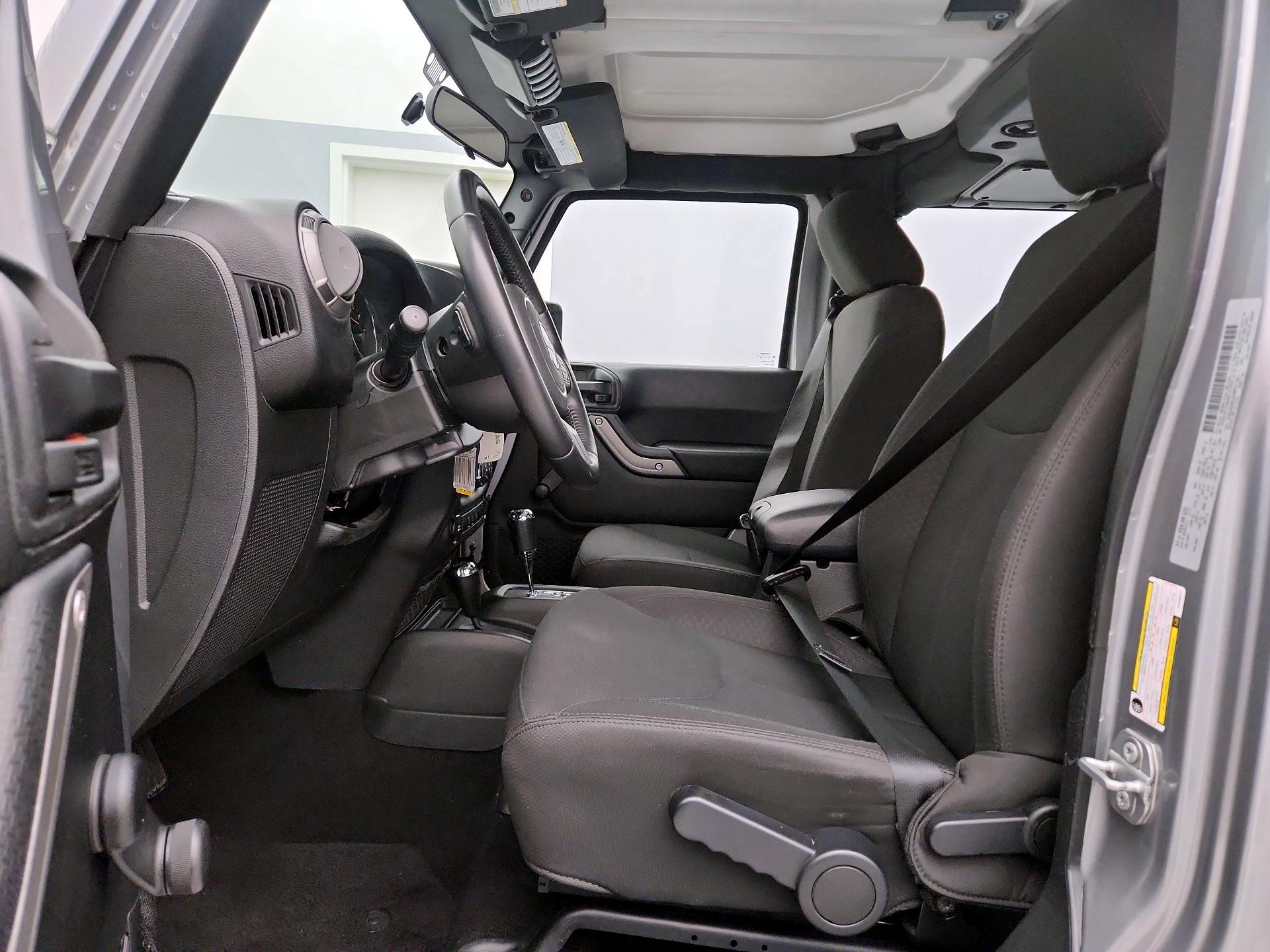 Thumbnail: 2017 Jeep Wrangler - 11