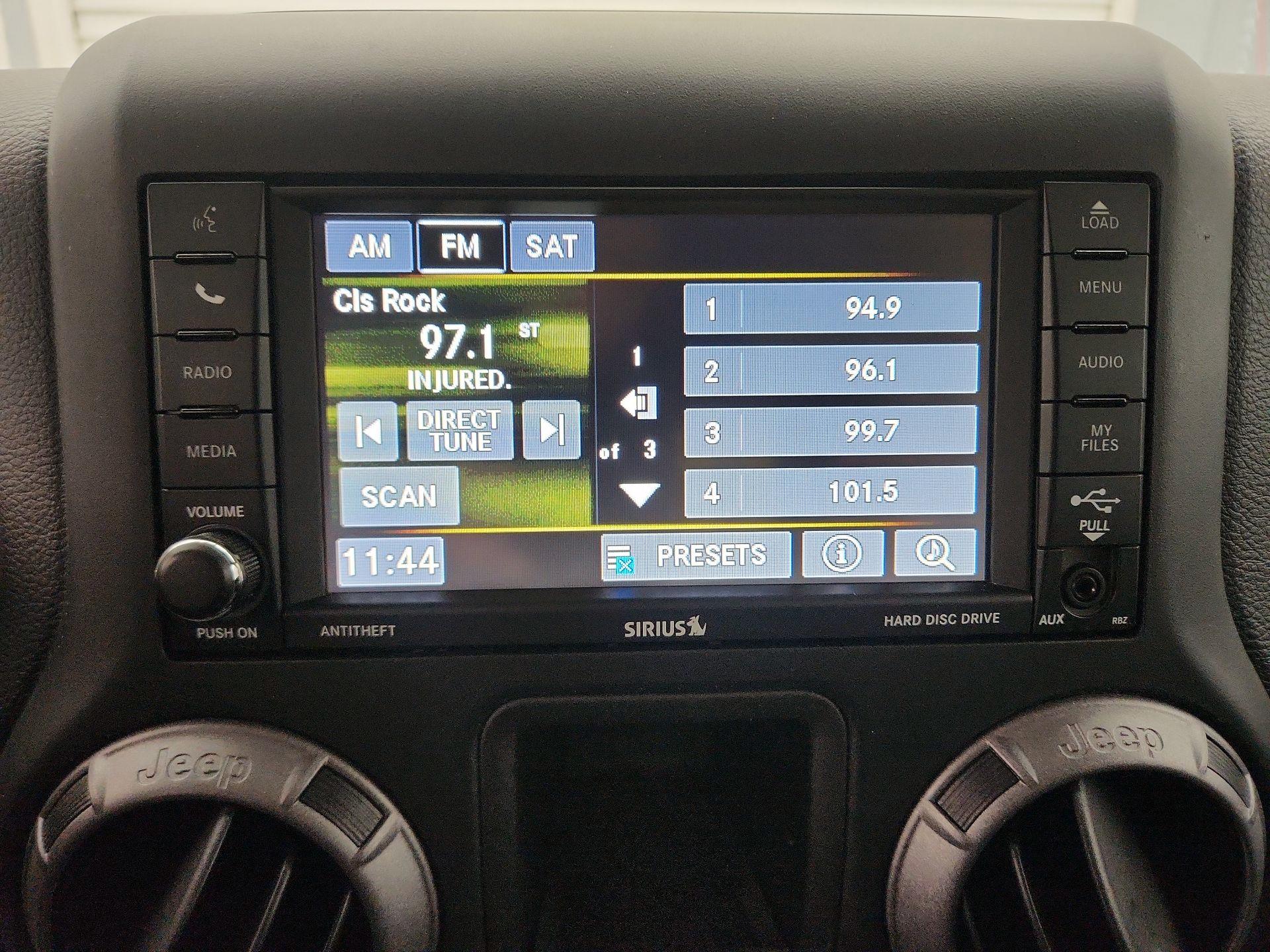 Thumbnail: 2017 Jeep Wrangler - 13