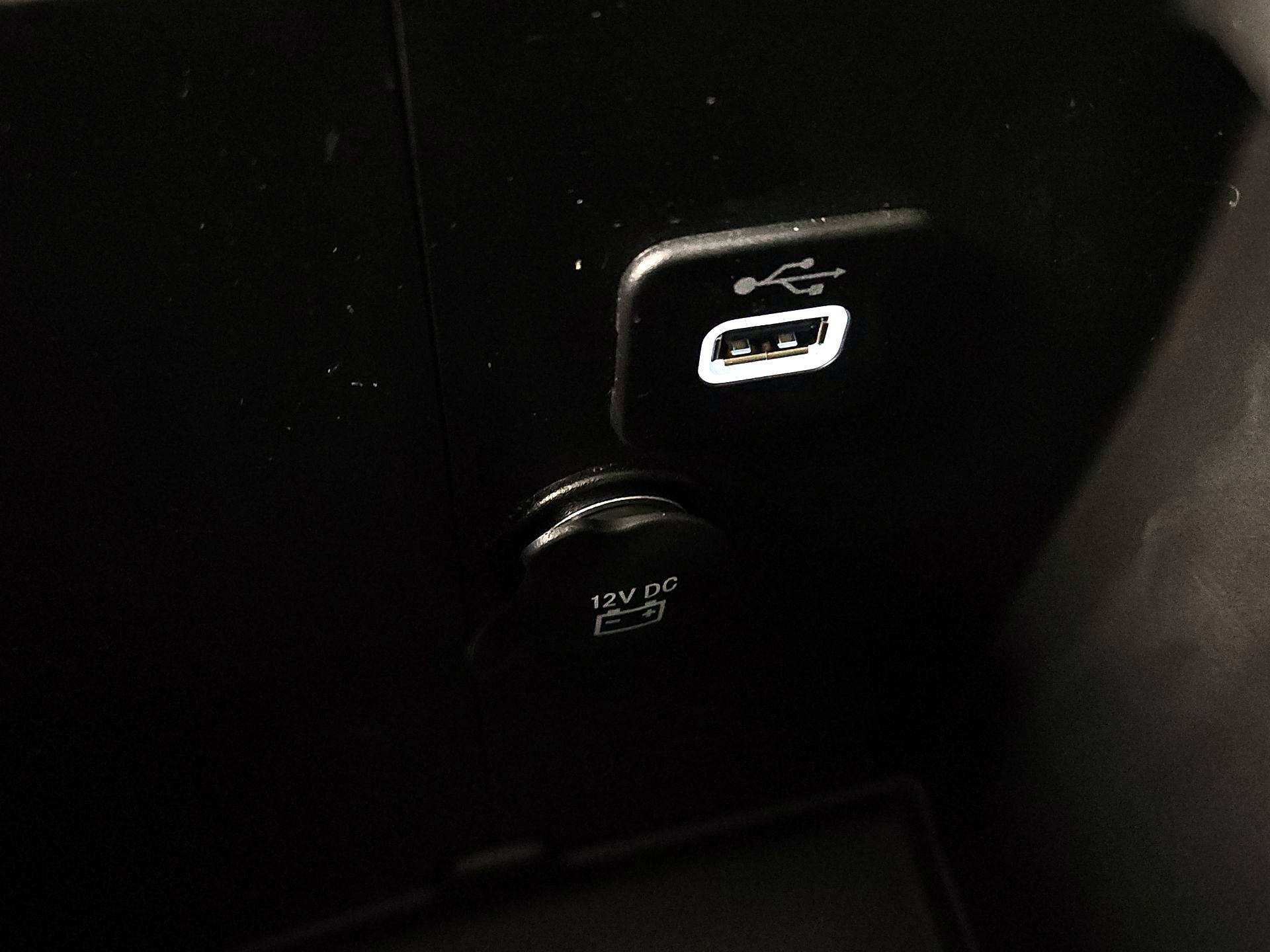 Thumbnail: 2017 Jeep Wrangler - 16