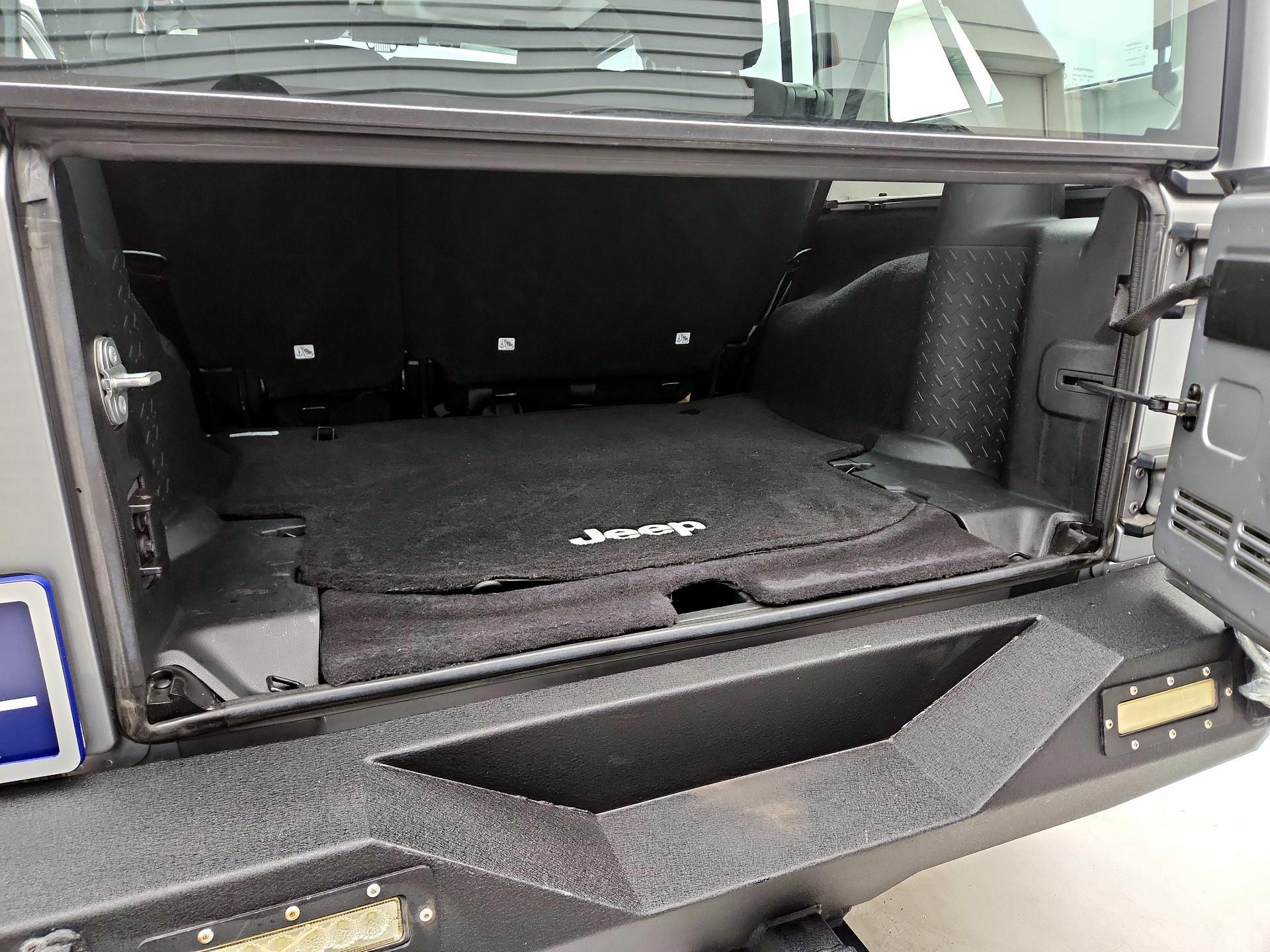 Thumbnail: 2017 Jeep Wrangler - 18