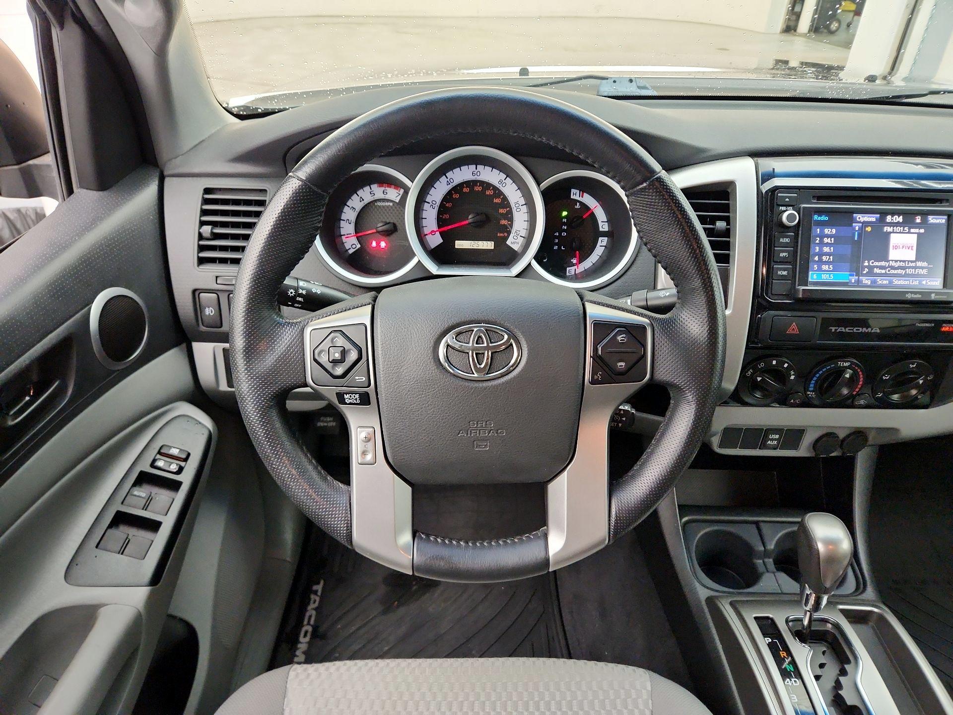 Thumbnail: 2015 Toyota Tacoma - 10