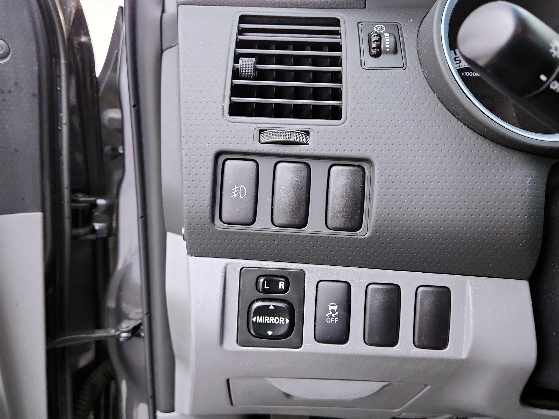 Thumbnail: 2015 Toyota Tacoma - 13