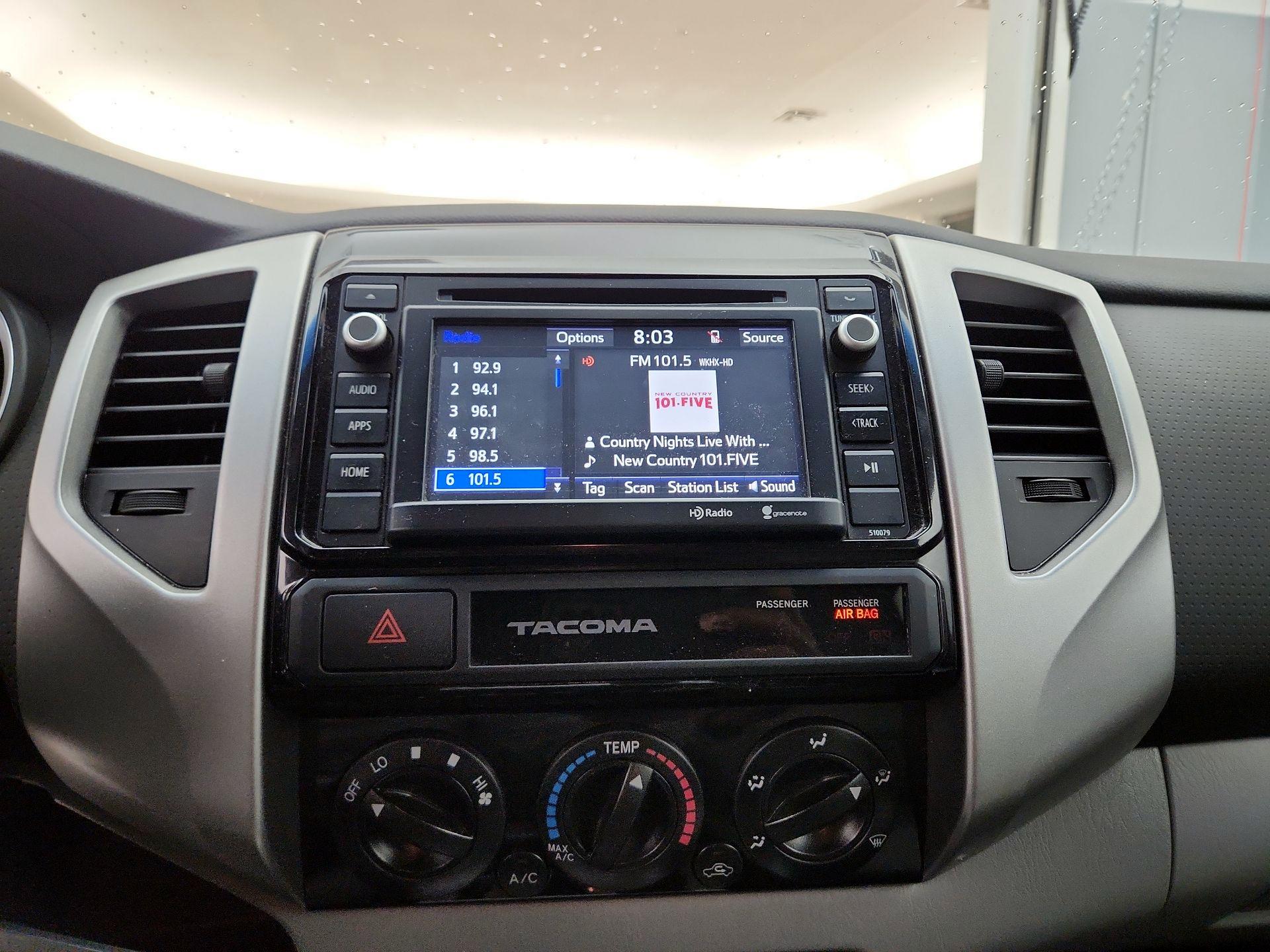 Thumbnail: 2015 Toyota Tacoma - 15