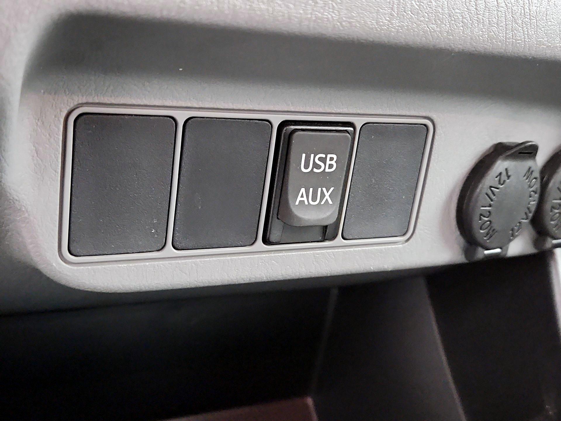 Thumbnail: 2015 Toyota Tacoma - 18