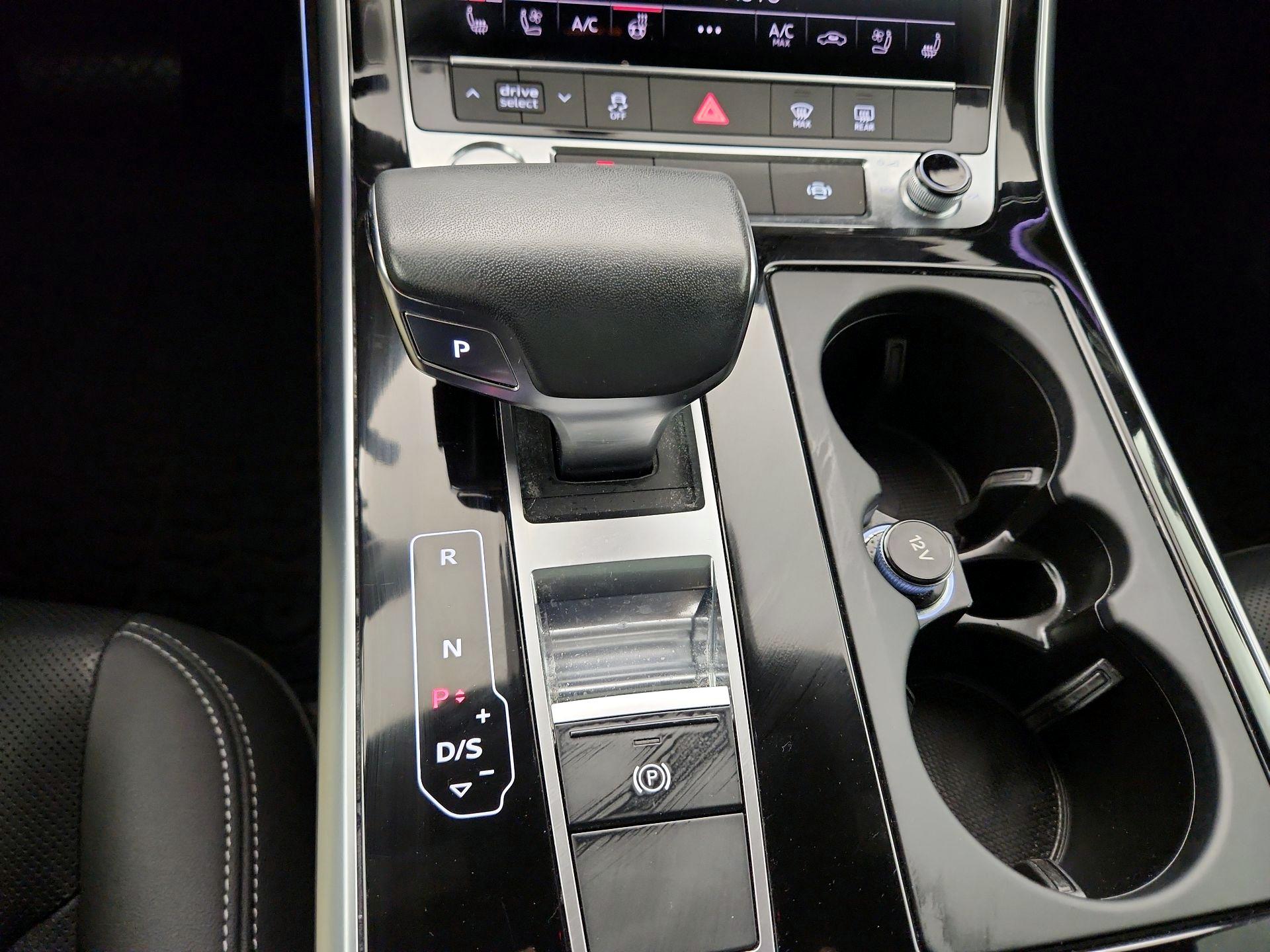 Thumbnail: 2019 Audi Q8 - 17