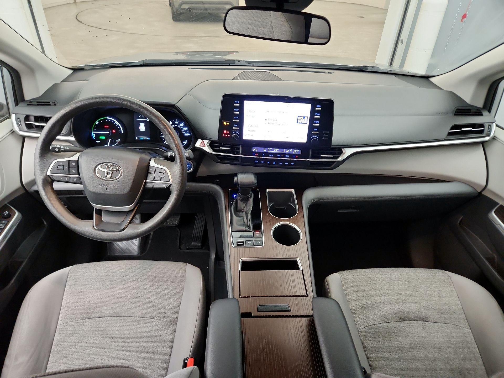 Thumbnail: 2021 Toyota Sienna - 9