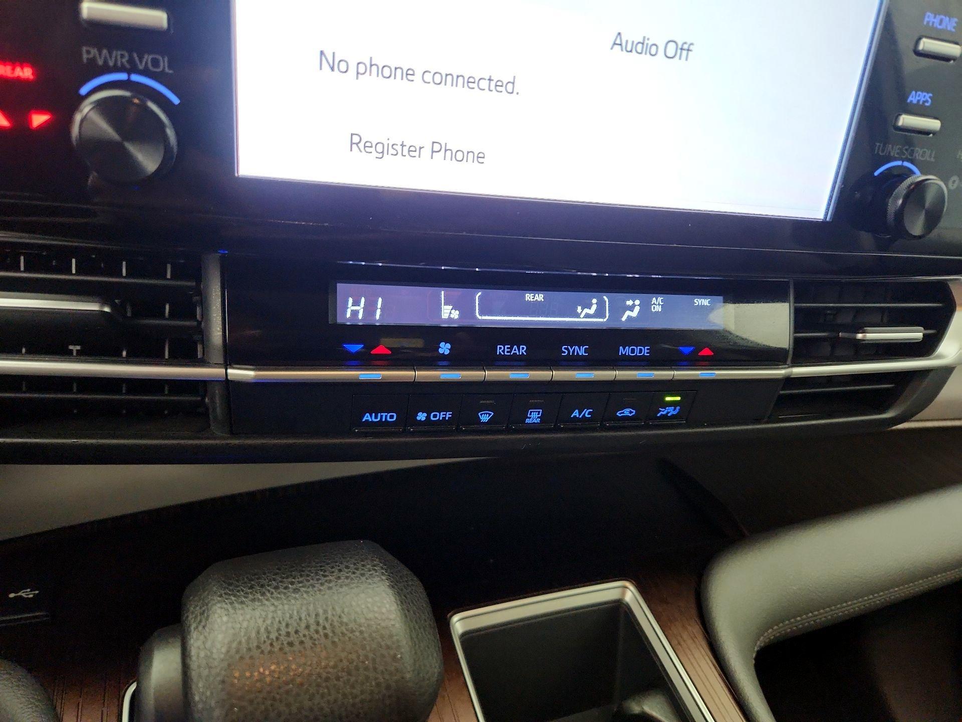 Thumbnail: 2021 Toyota Sienna - 16