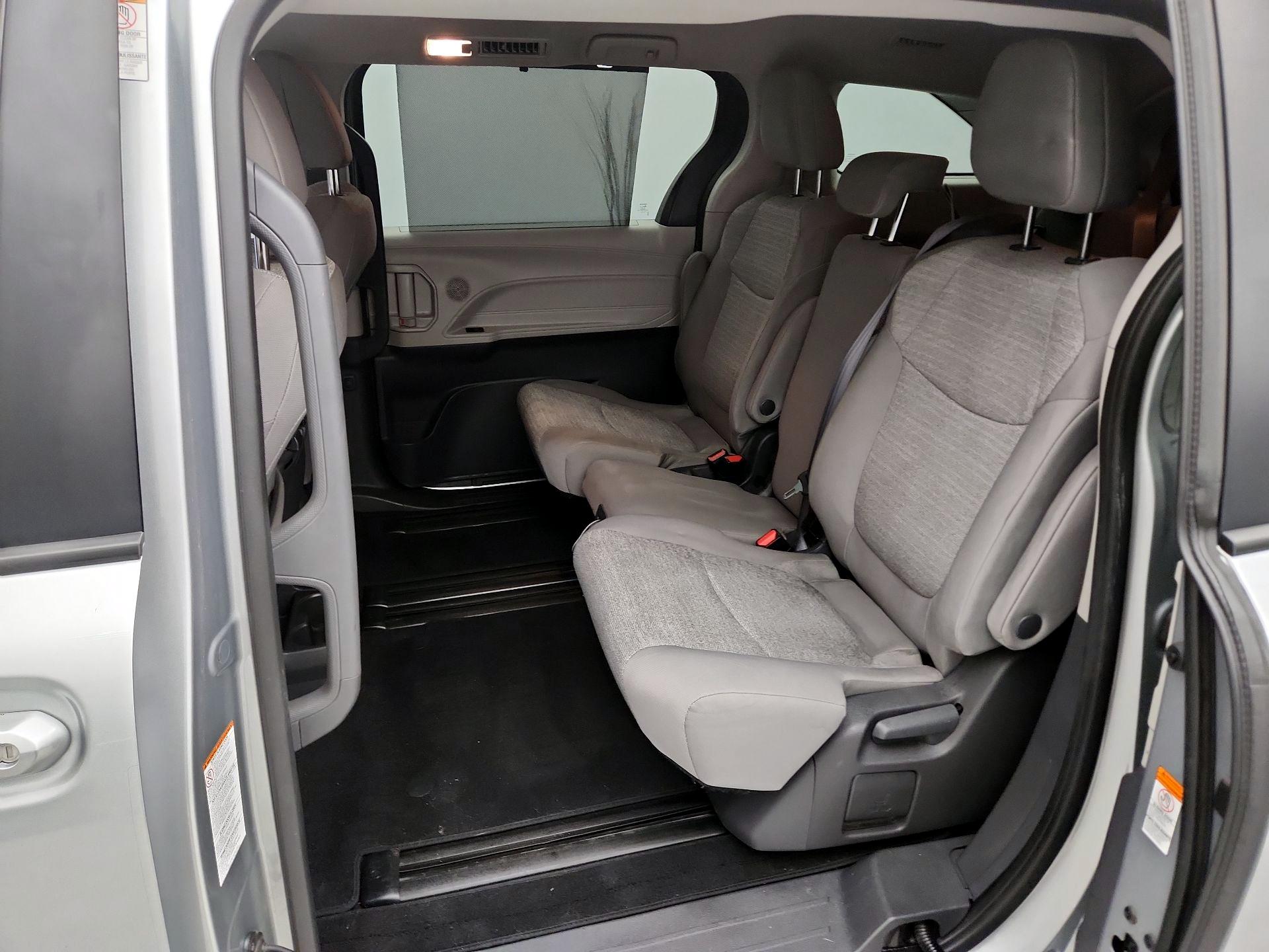 Thumbnail: 2021 Toyota Sienna - 19