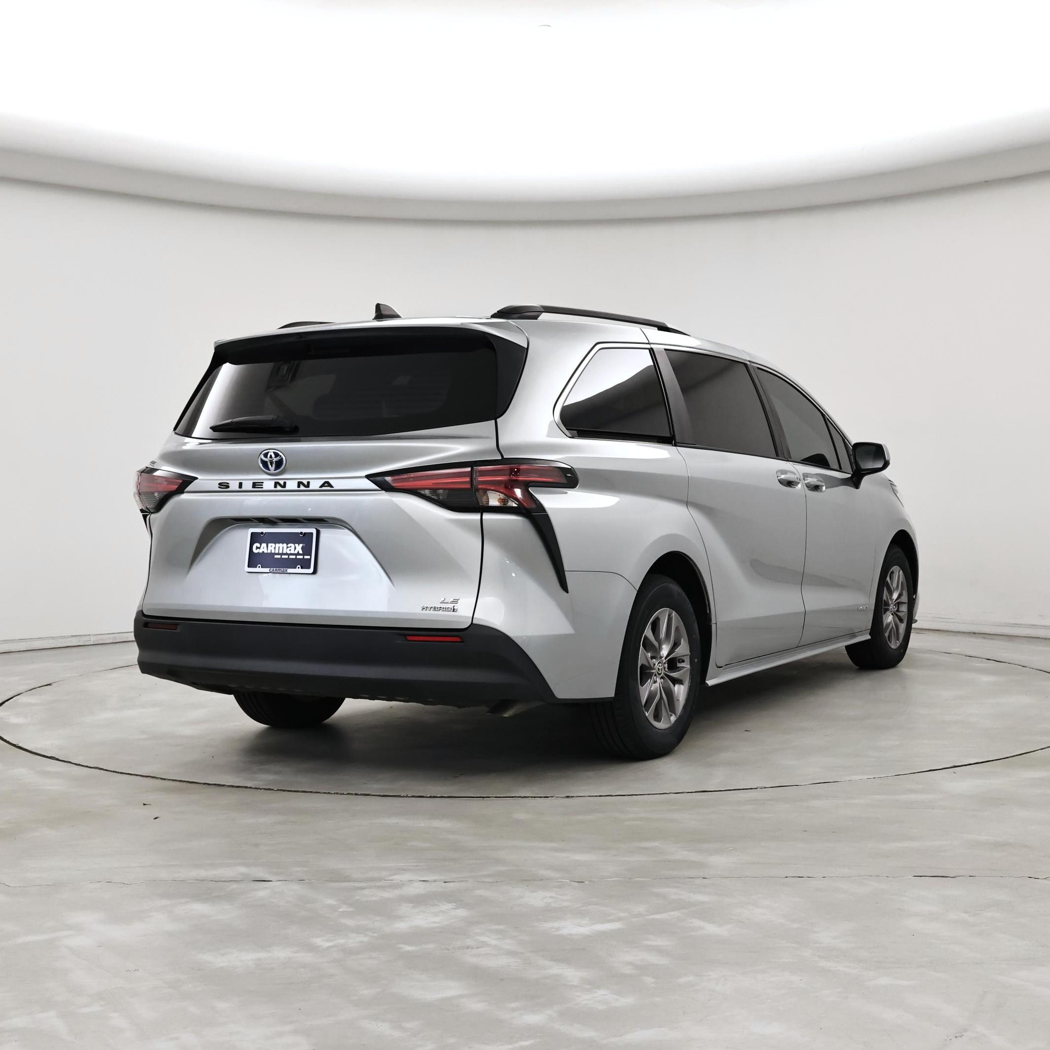 Thumbnail: 2021 Toyota Sienna - 8