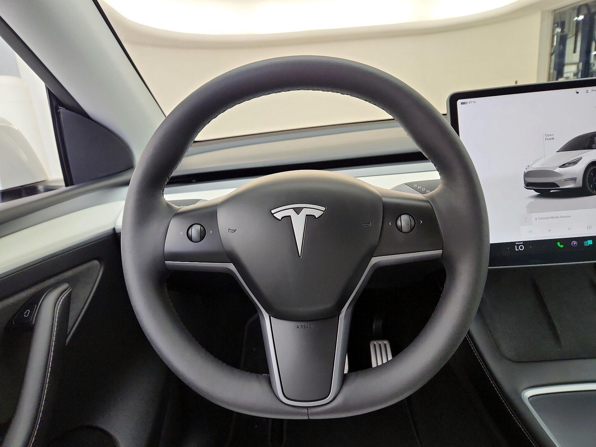 Thumbnail: 2023 Tesla Model Y - 10