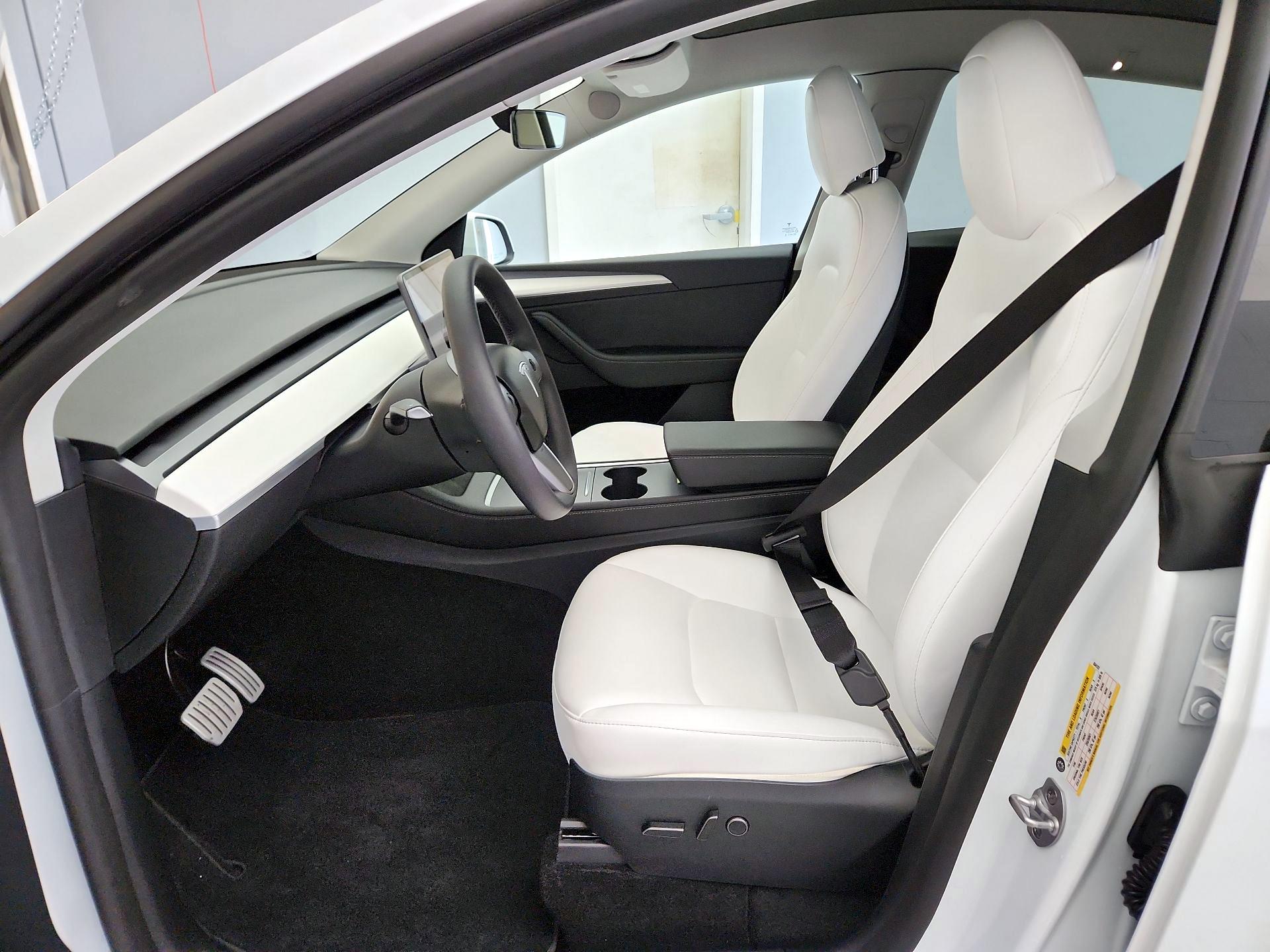 Thumbnail: 2023 Tesla Model Y - 11