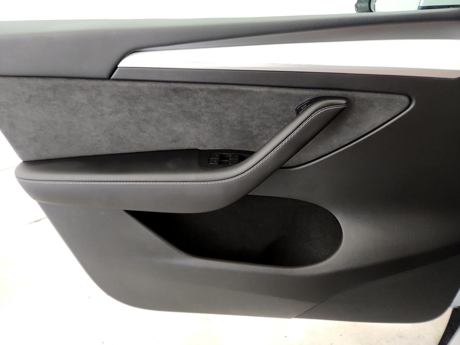 Thumbnail: 2023 Tesla Model Y - 12