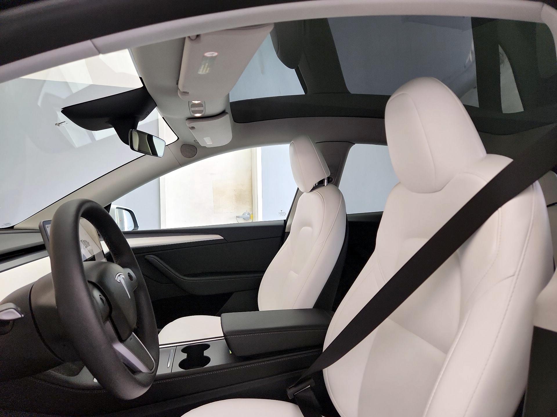 Thumbnail: 2023 Tesla Model Y - 18