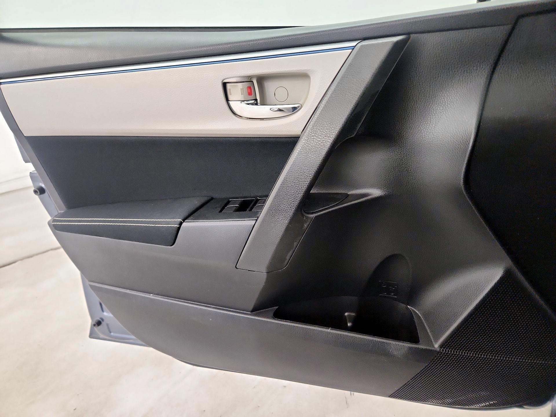 Thumbnail: 2014 Toyota Corolla - 12