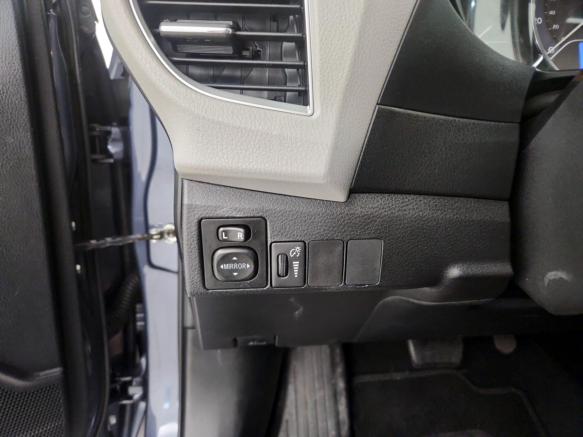 Thumbnail: 2014 Toyota Corolla - 13