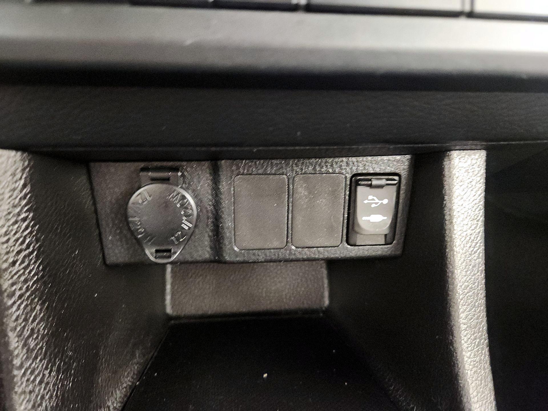 Thumbnail: 2014 Toyota Corolla - 18