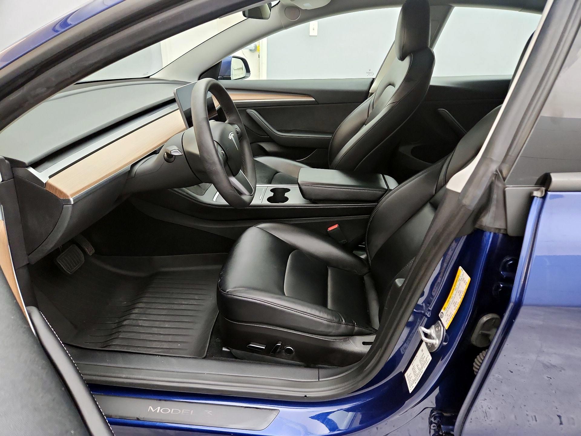 Thumbnail: 2023 Tesla Model 3 - 11