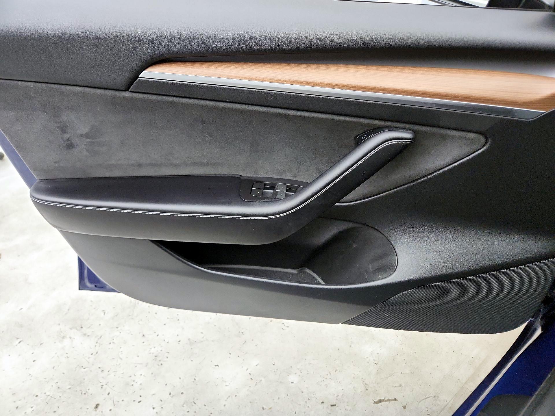 Thumbnail: 2023 Tesla Model 3 - 12